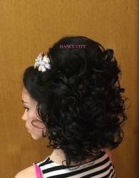 Alternative view of Maisie Wig